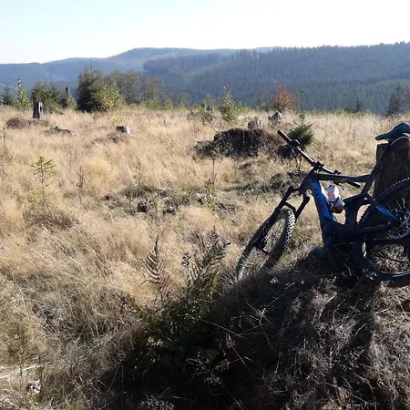 Broche アパート Hilchenbach